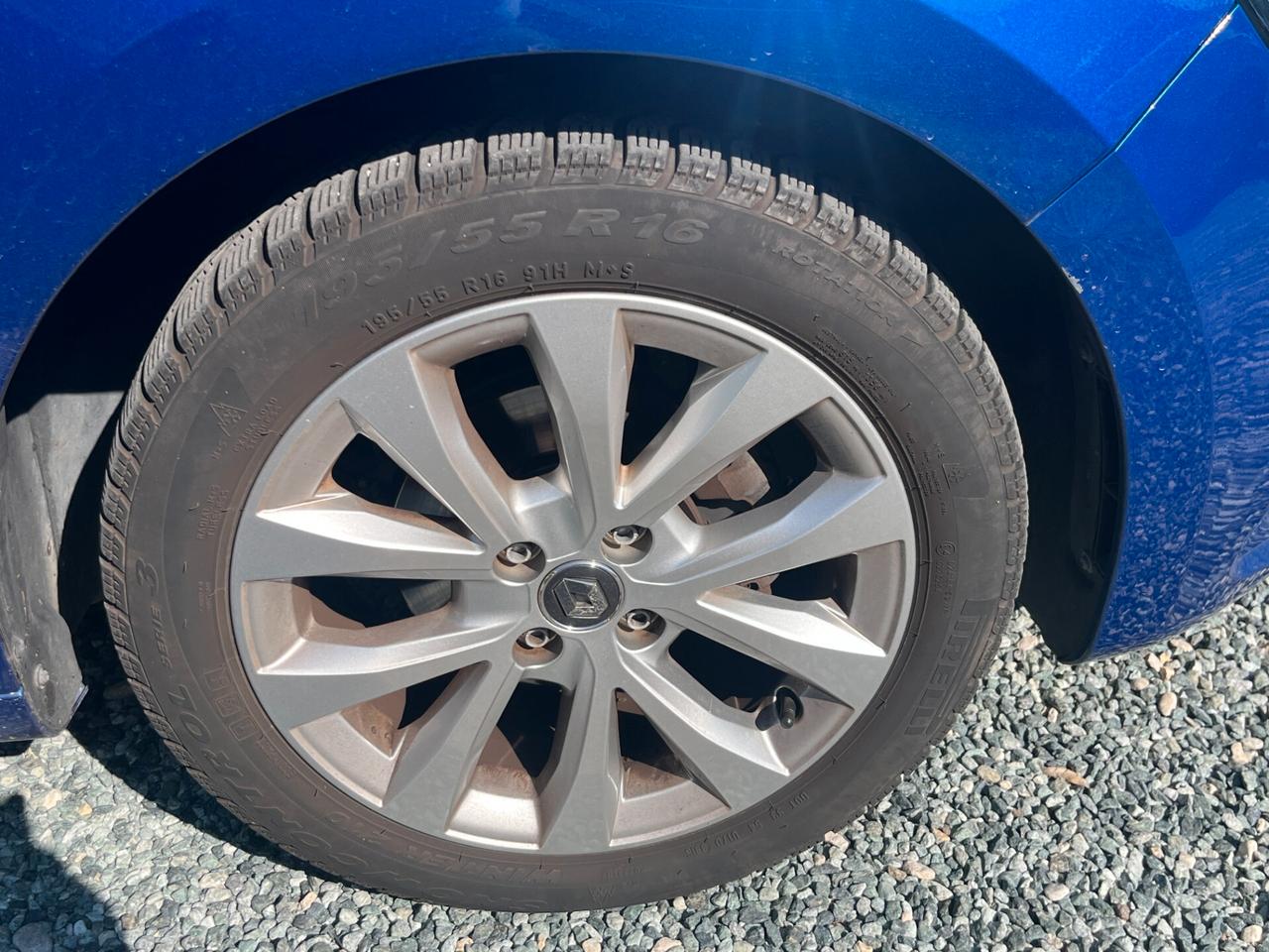Renault Clio TCe 100 CV 5 p Edition O.**km 79584**