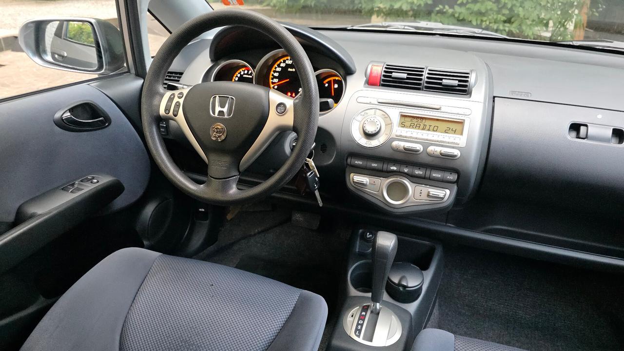 Honda Jazz 1.4 i-DSi 5p. 7 Speed CVT Graph.