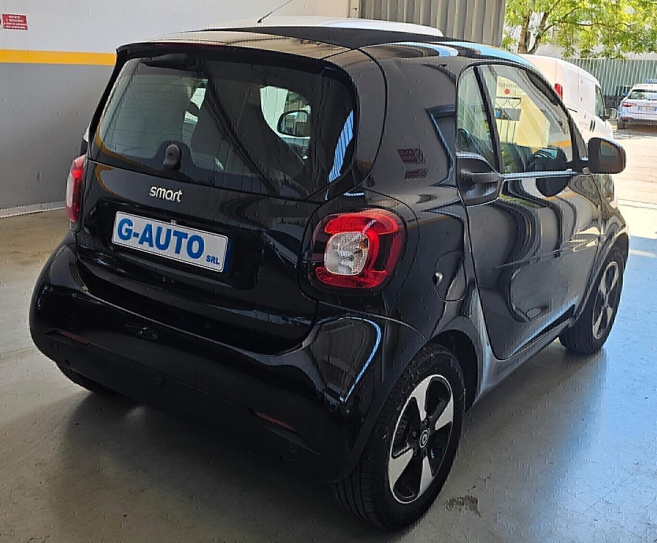 Smart fortwo EQ Racingreen  41 kw