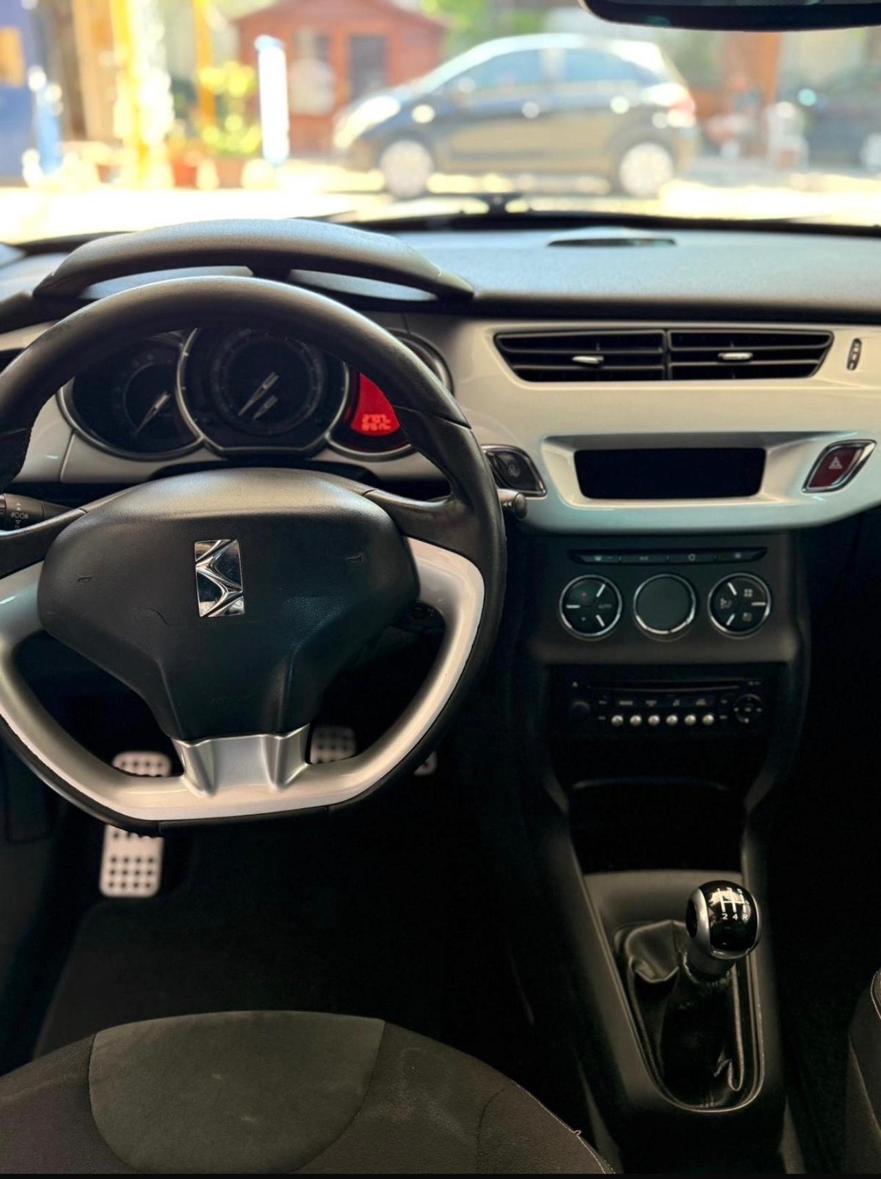 Citroen DS3 DS 3 1.4 VTi 95 Just Black (70 kw)