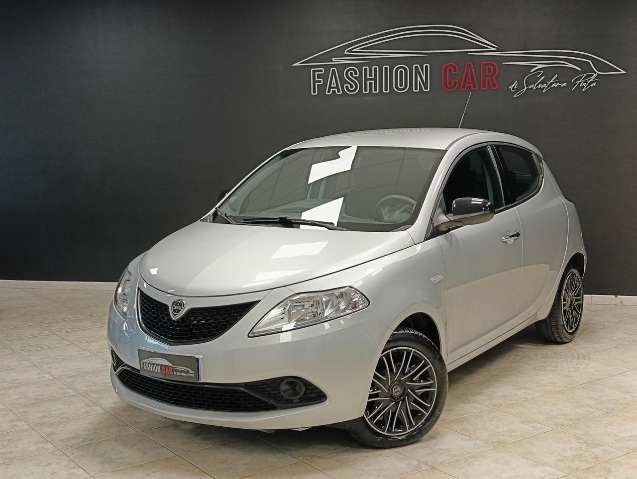 Lancia Ypsilon 1.2 69 CV 5 porte S&S Gold