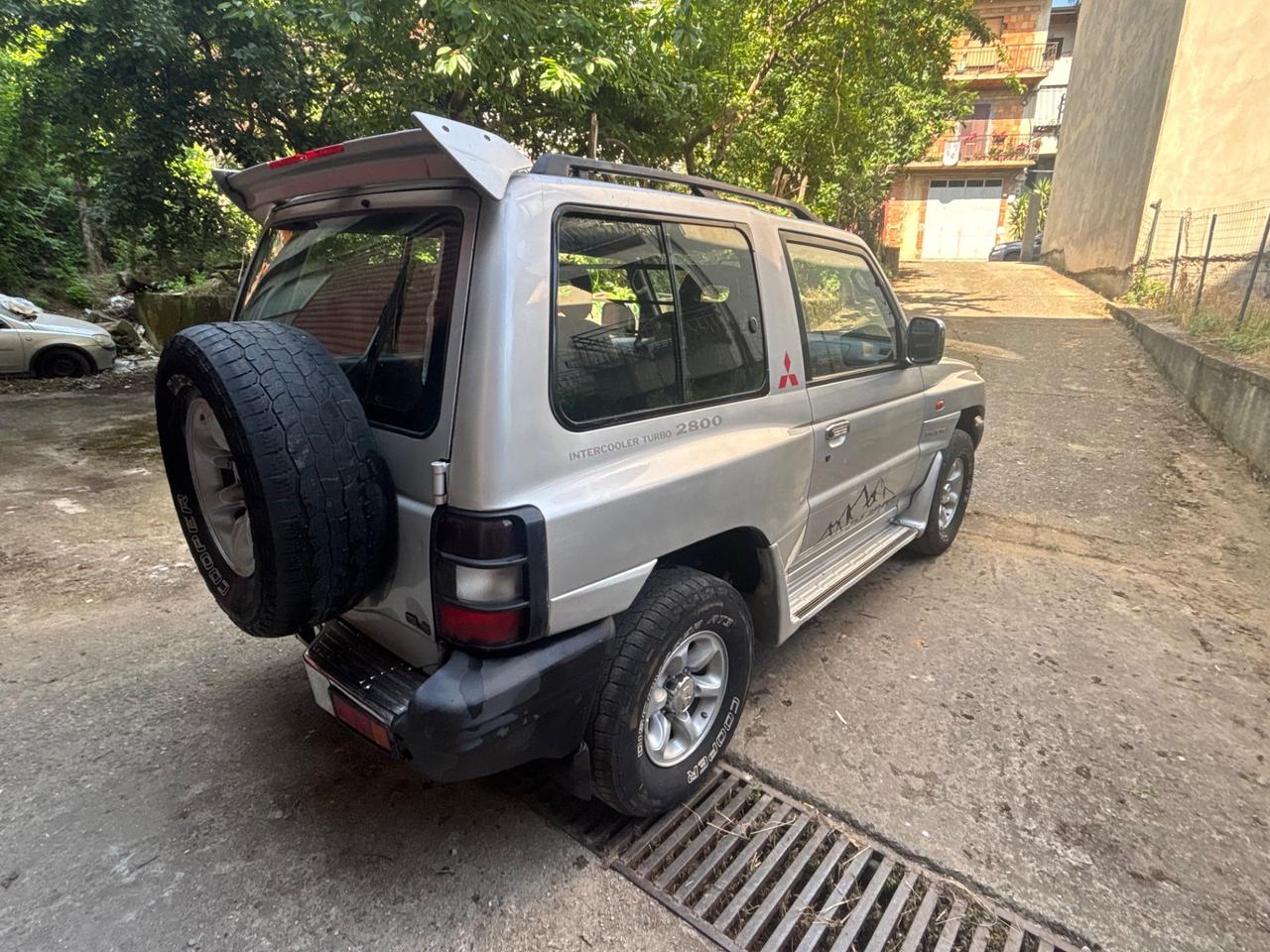 Mitsubishi Pajero 2.8 TDI MT GLS Target Autocarro