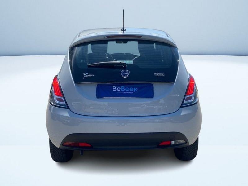 Lancia Ypsilon 1.0 HYBRID GOLD S&S 70CV