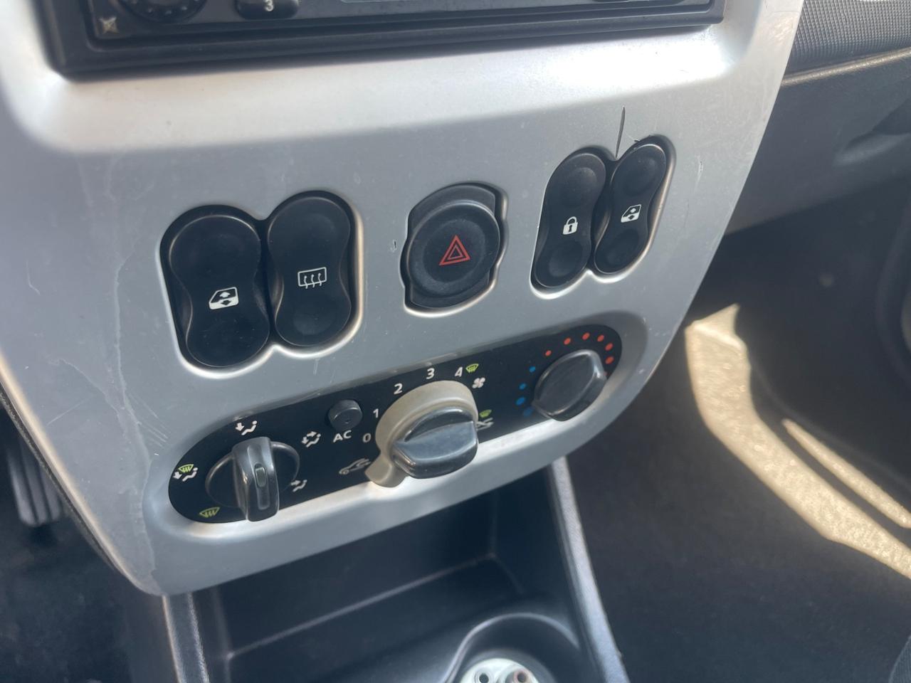 Dacia Sandero Laurèate 1.4 8v 75cv GPL