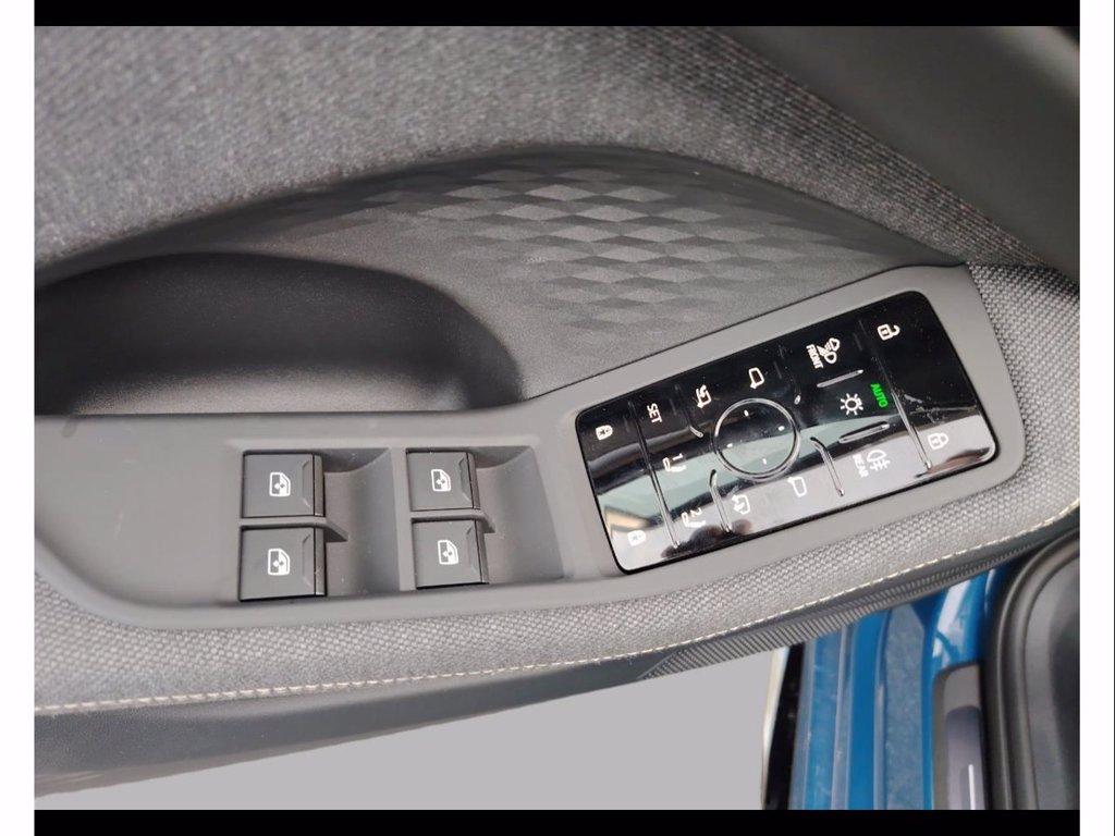 AUDI A6 avant 2.0 tdi mhev + business advanced quattro 204cv s-tronic del 2025