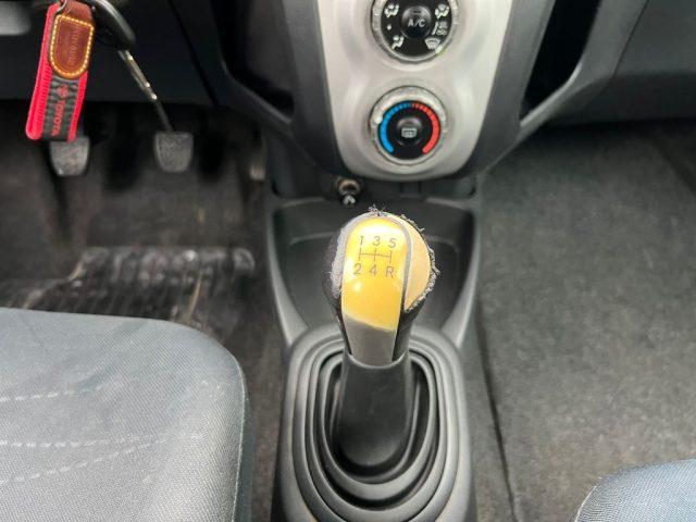 TOYOTA Yaris 1.0 5 porte Sol