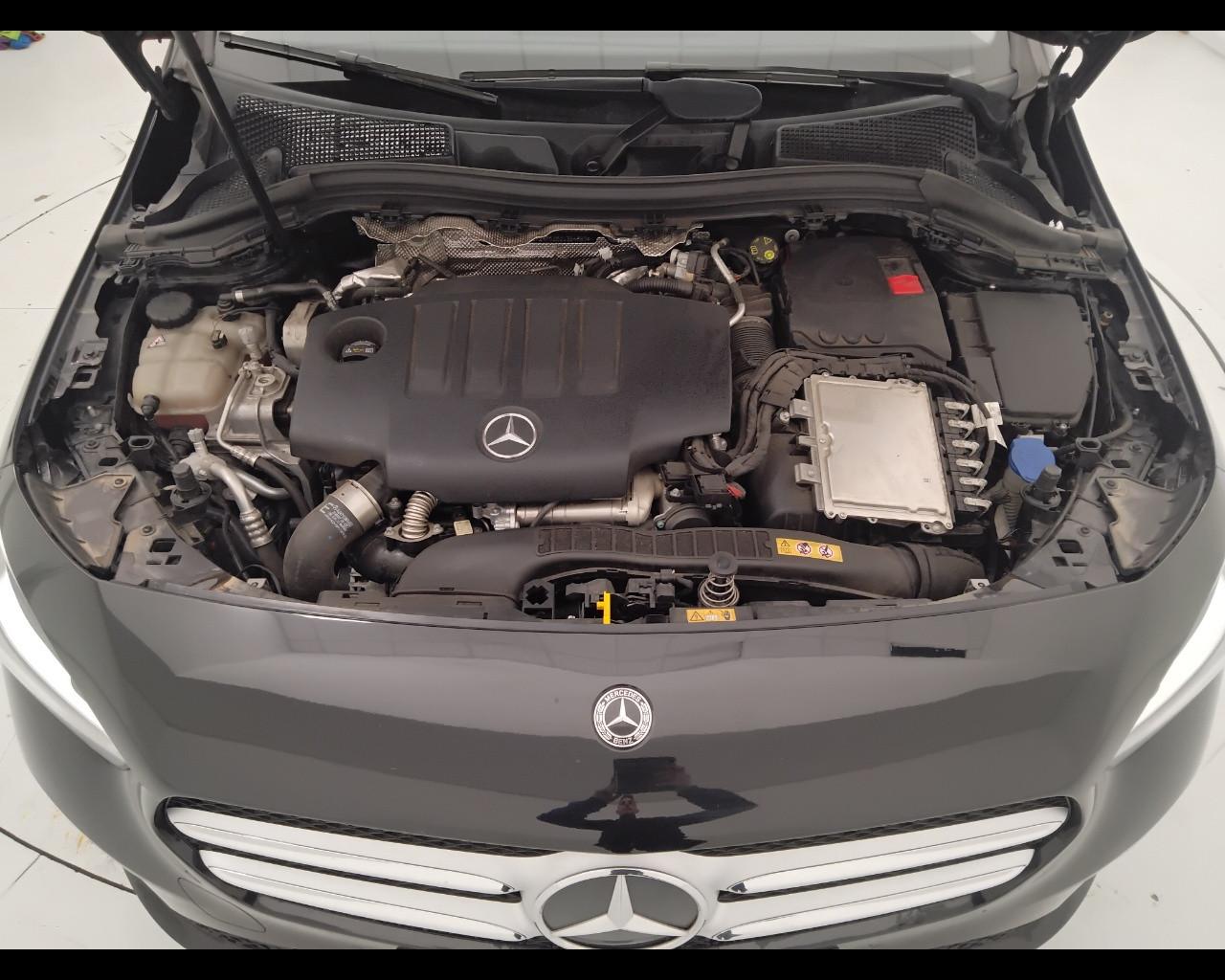 Mercedes-Benz Classe B - W247 2018 - B 180 d Sport auto