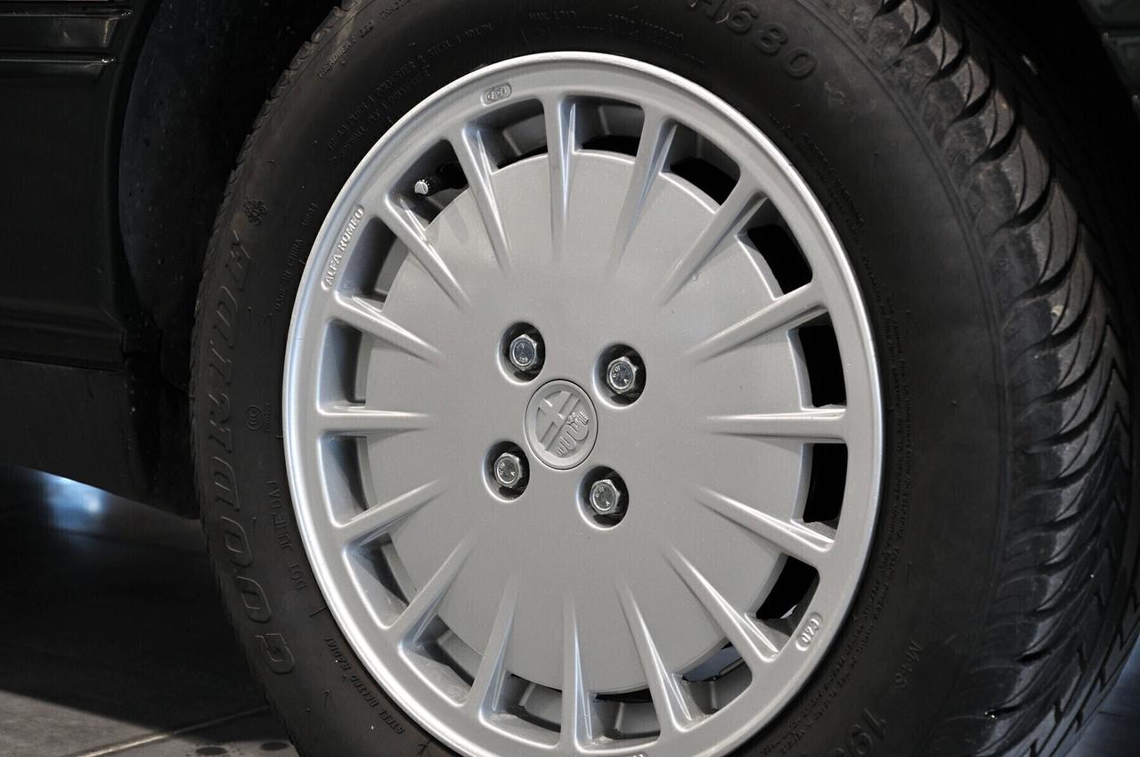 Alfa Romeo 164 2.0i Twin Spark ASI