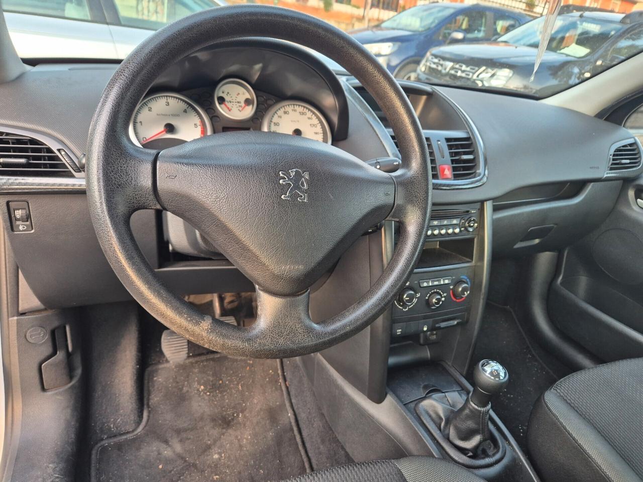 Peugeot 207 1.4 HDi 70CV FAP 5p. X Line