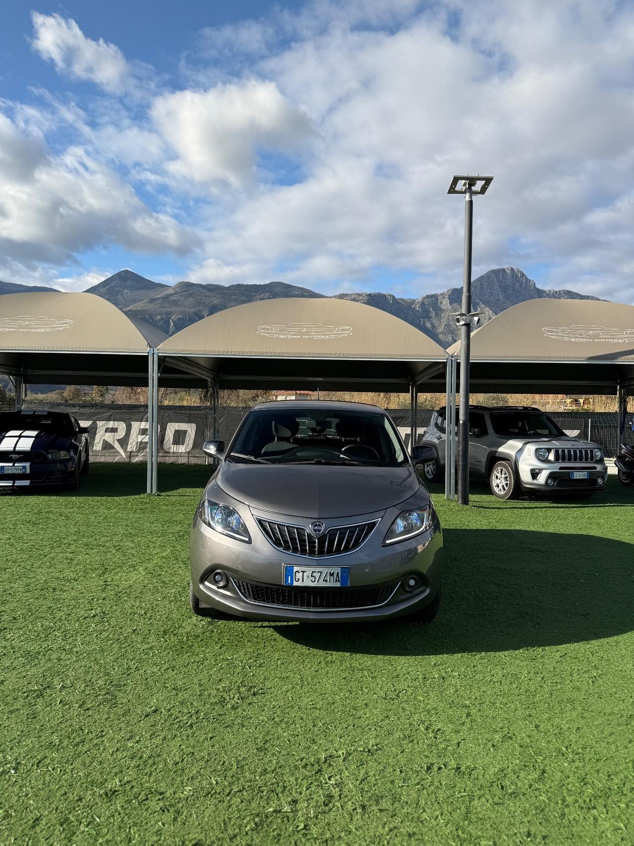 Lancia Ypsilon 1.0 5 porte Hybrid Gold