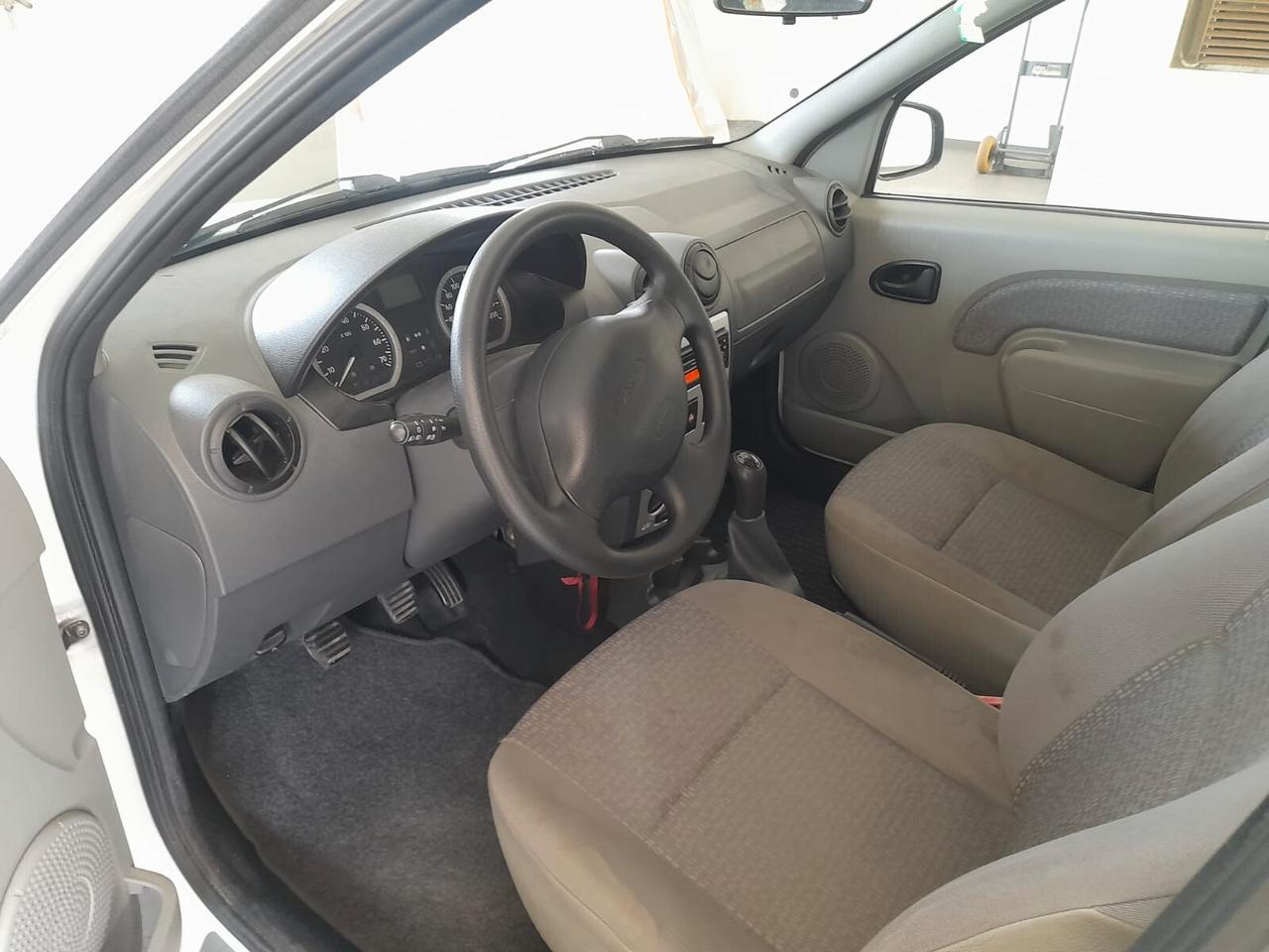 Dacia Logan MCV 1.6 7 posti Lauréate