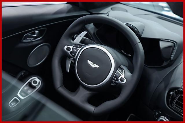 ASTON MARTIN Vantage Roadster