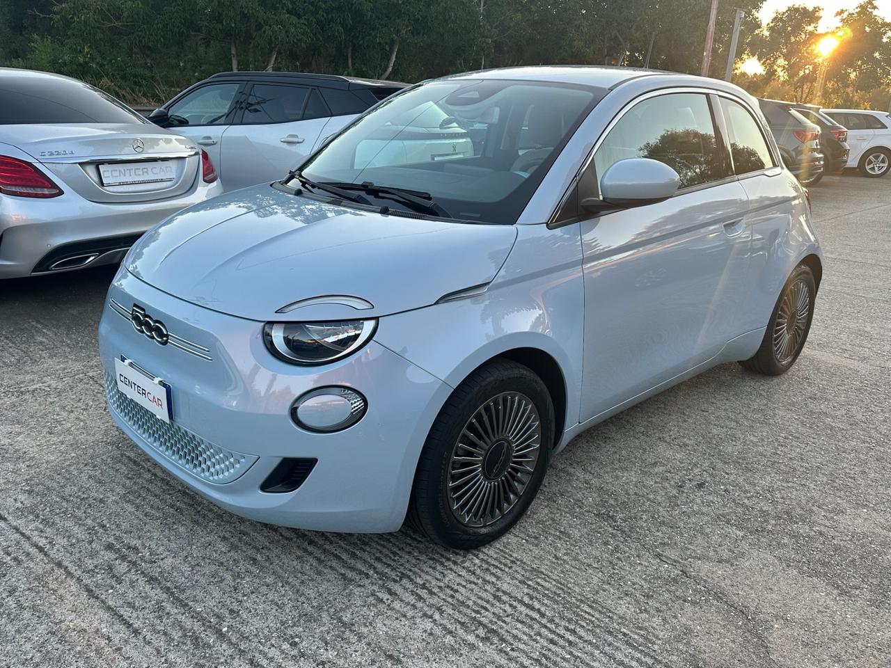 Fiat 500 500e Berlina 42 kWh La Prima