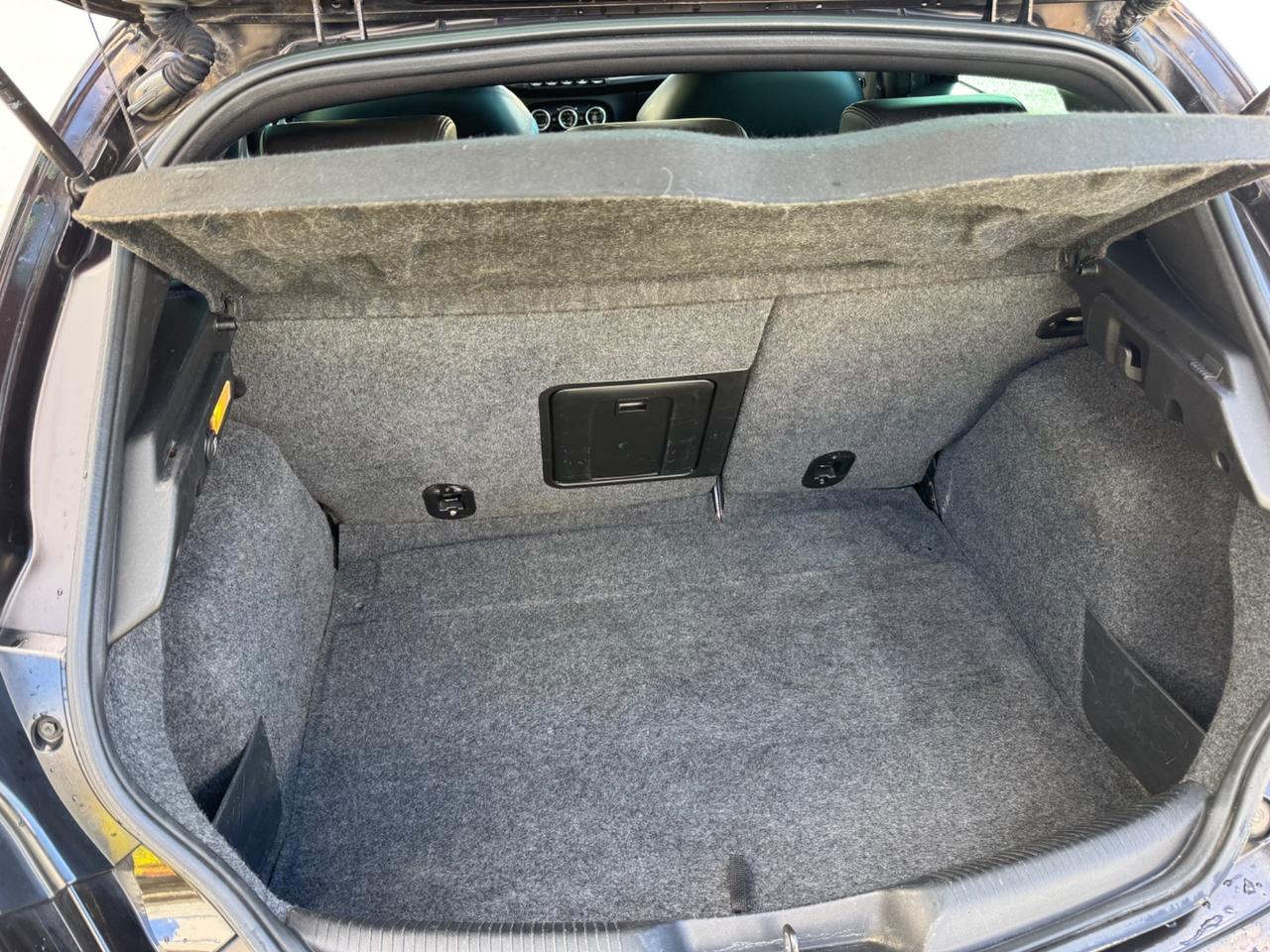 Alfa Romeo Giulietta 1.6 JTDm-2 105 CV, NERO ETNA, SEDILI SPORTIVI