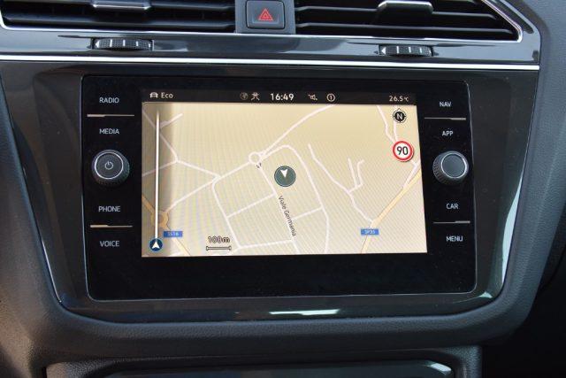 VOLKSWAGEN Tiguan 2.0 TDI SCR Life *Telecamere 360, Sedili risc.*