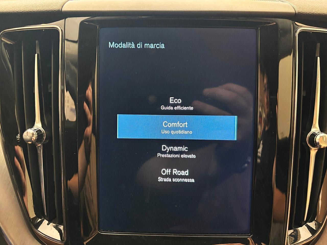 Volvo XC60 2.0 197CV 4X4 **1200.000 KM CERTIF**