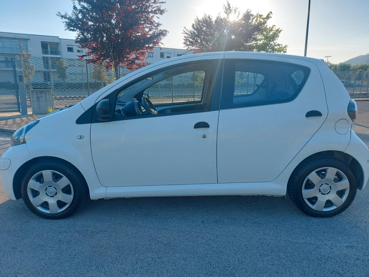 Toyota Aygo 1.0 12V VVT-i 3 porte Now Connect