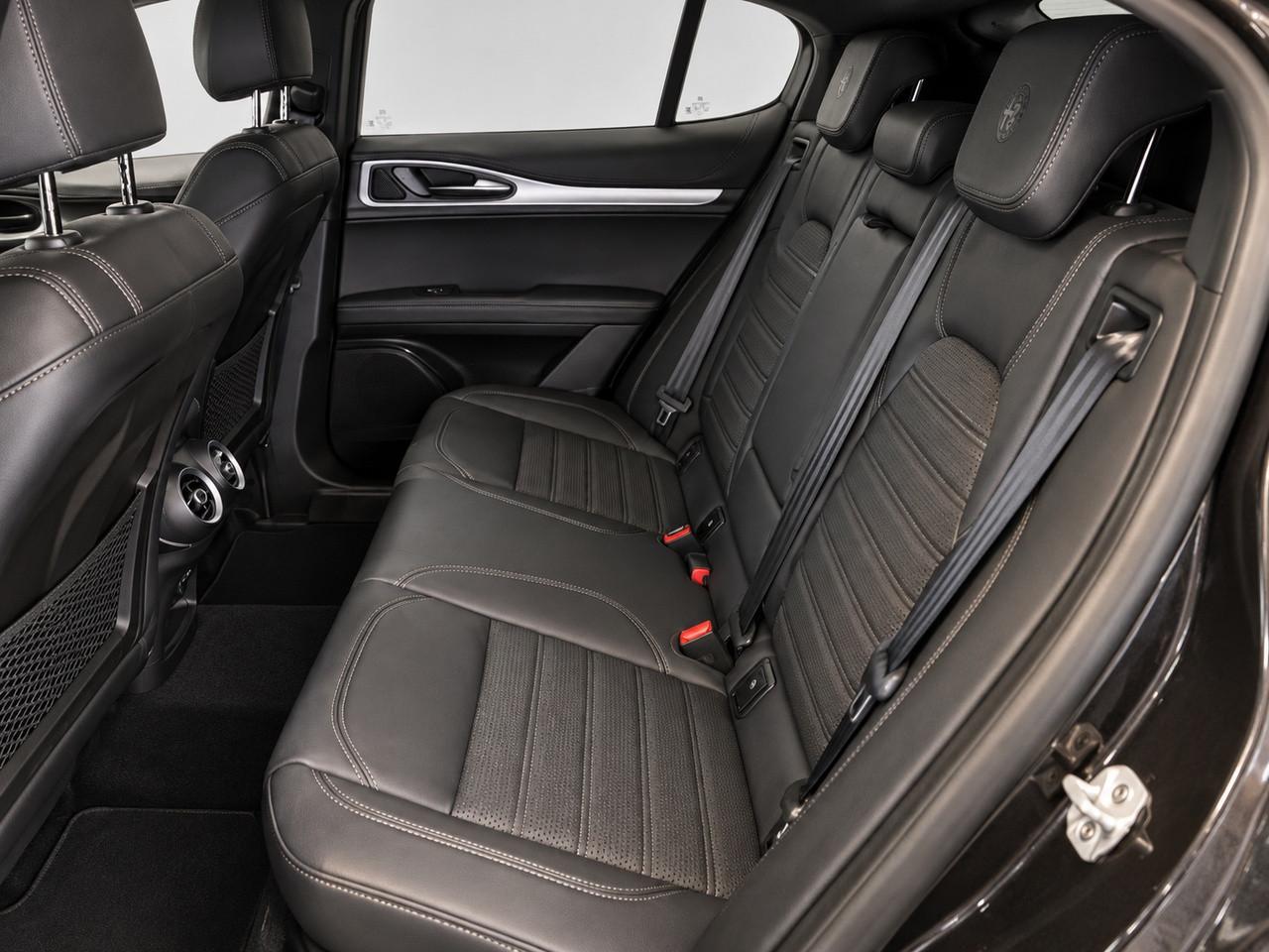 ALFA ROMEO Stelvio 2023 - Stelvio 2.2 t Intensa Q4 210cv auto