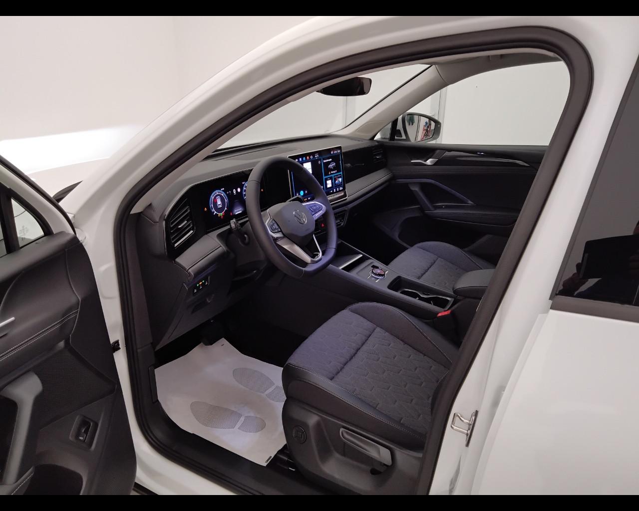 VOLKSWAGEN Tiguan III 2024 - Tiguan 2.0 tdi Life 150cv dsg