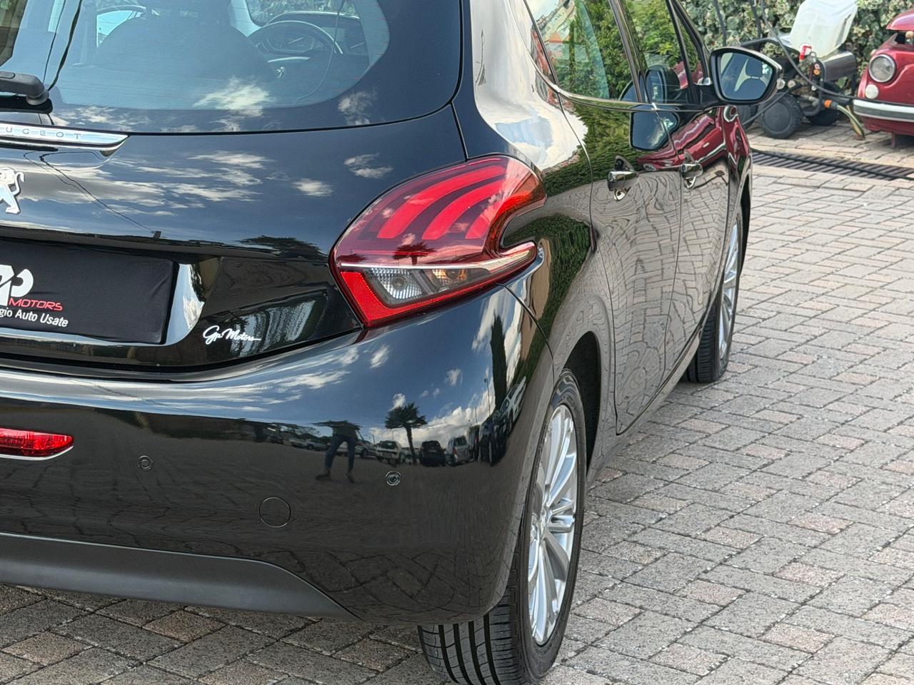 Peugeot 208 BlueHDi 75 5 porte Allure