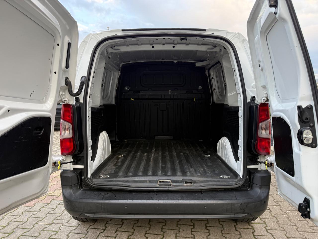 Peugeot Partner IVA Compresa 3 posti