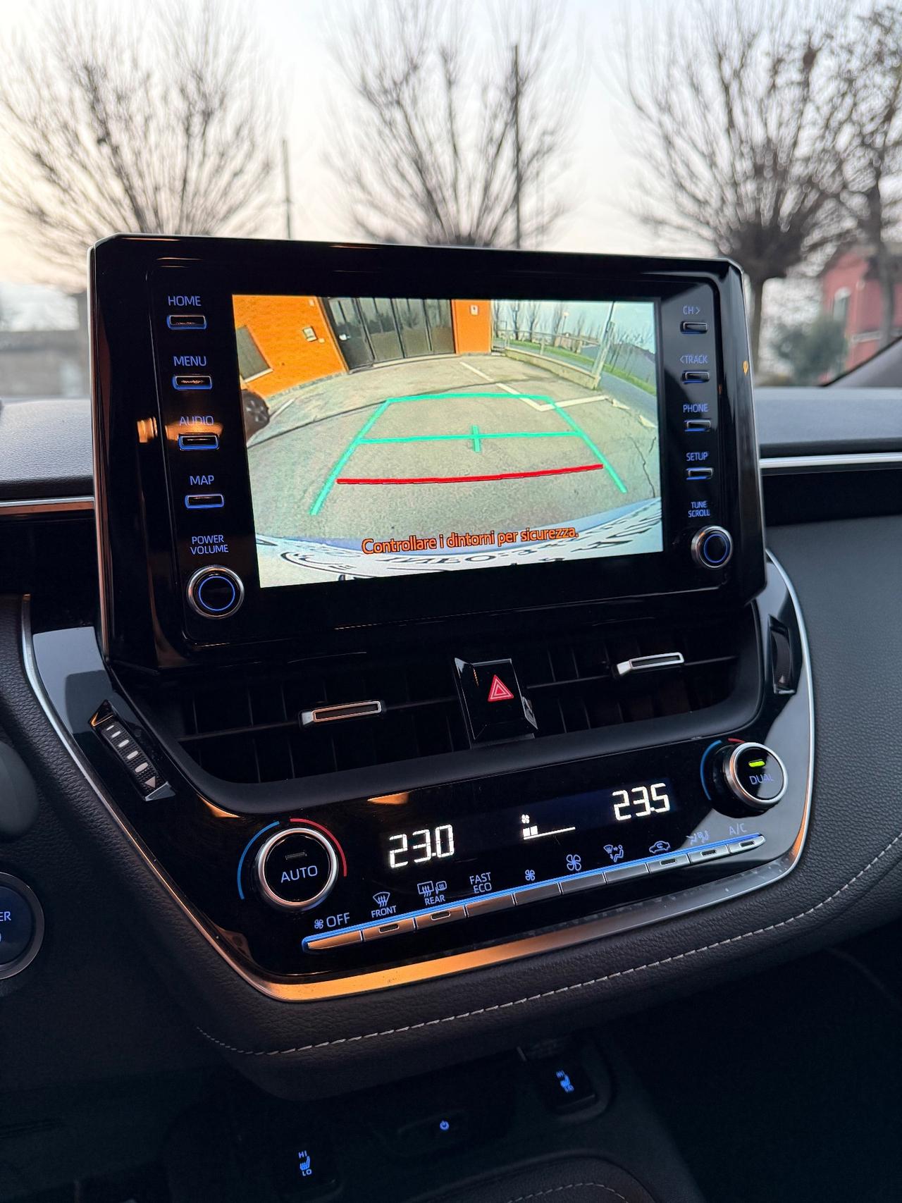 Toyota Corolla Touring 2.0 Hybrid