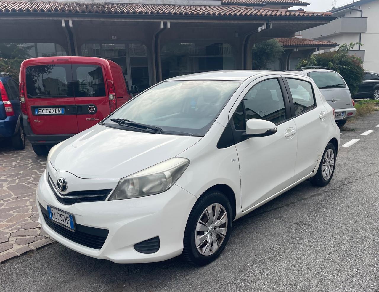 Toyota Yaris 1.0 5 porte Active