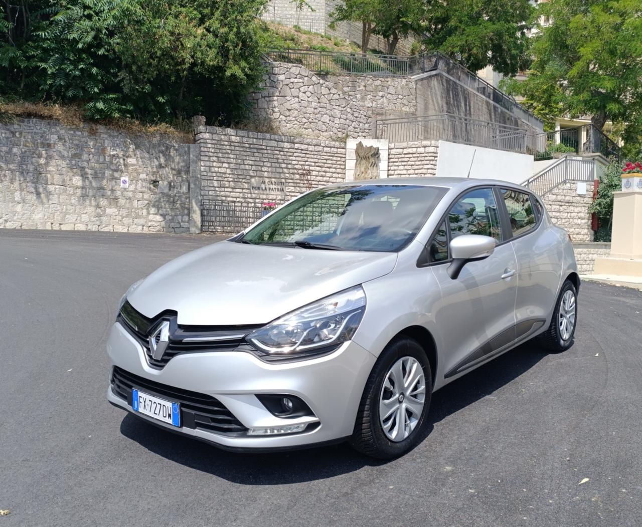 Renault Clio dCi 8V 75 CV 5 porte Moschino Zen