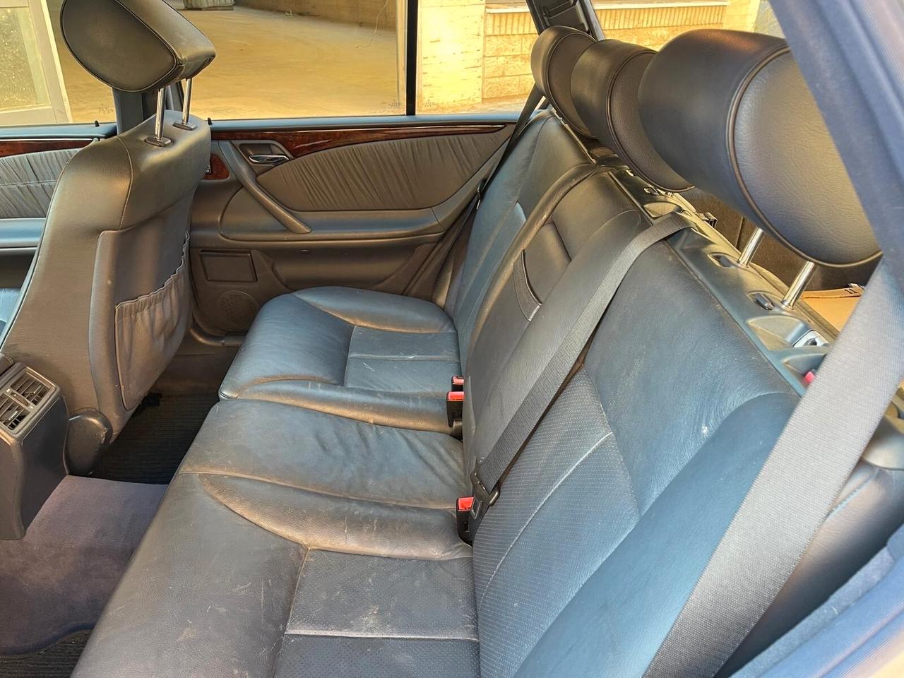 Mercedes-benz E 200 cat Station Wagon Avantgarde