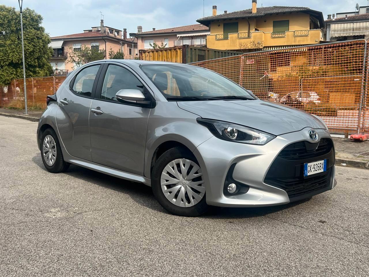 Toyota Yaris 1.5 Hybrid 5 porte Automatica Neopatentati
