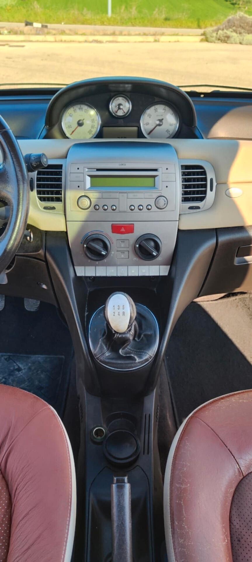 Lancia Ypsilon 1.3 Multijet 16V Momo Design