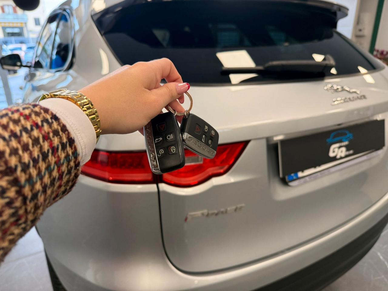 Jaguar F-Pace 2.0 D 180 CV AWD aut. R-Sport