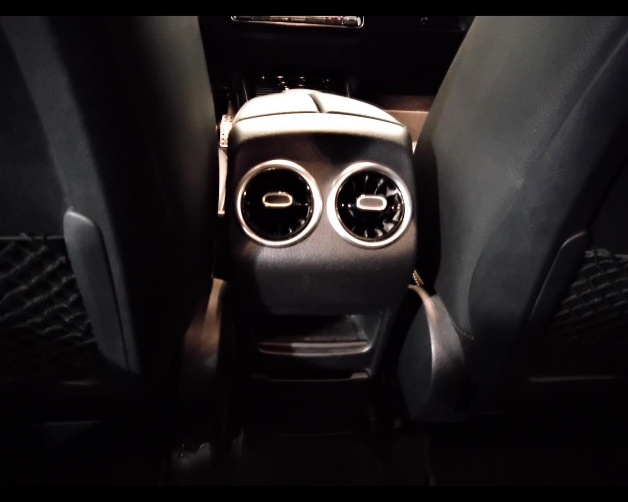 Mercedes-Benz Classe B - W247 2018 - B 180 Premium auto