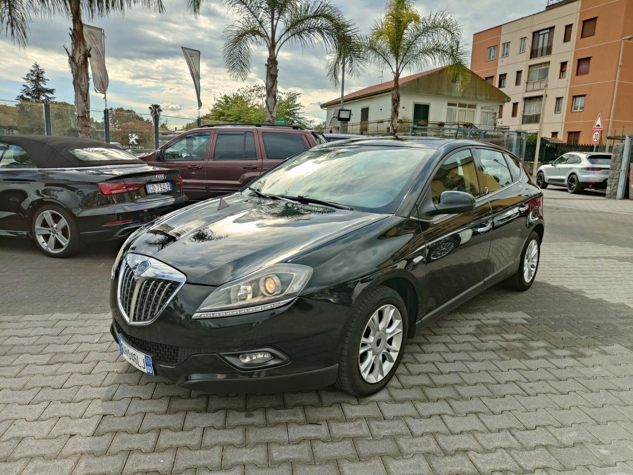 Lancia Delta 1.6 MJT diesel Gold