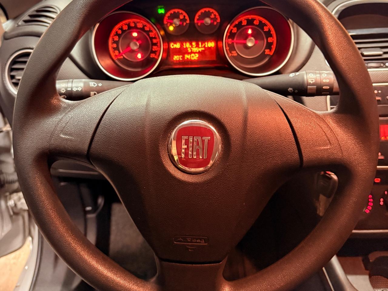 MAGNIFICA FIAT PUNTO CON SOLI 57.954 KM UNICO PROPRIETARIO