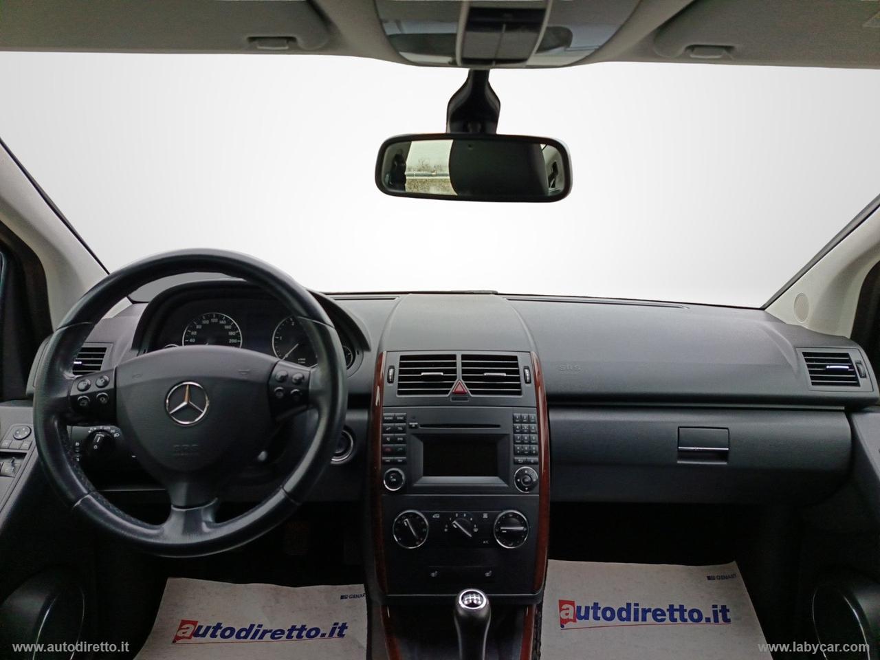 MERCEDES-BENZ A 180 CDI Elegance