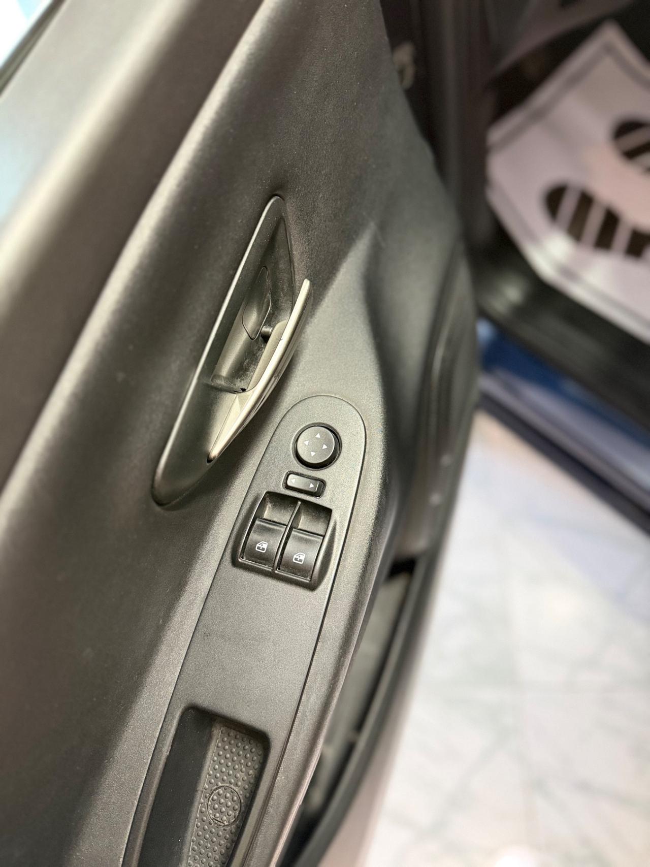 Lancia Ypsilon 1.2 69 CV 5 porte GPL Ecochic Gold