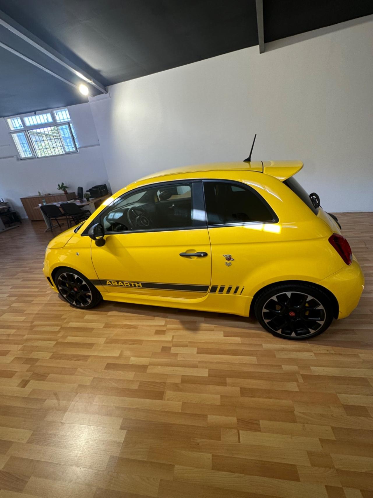 Abarth 595 1.4 Turbo T-Jet 180 CV Competizione
