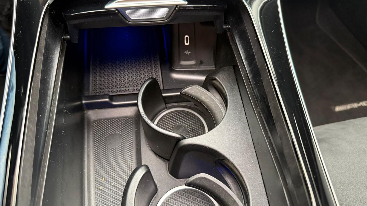 MERCEDES GLC 220d Coupé 2024 MILD HYBRID AMG LINE PREMIUM PLUS