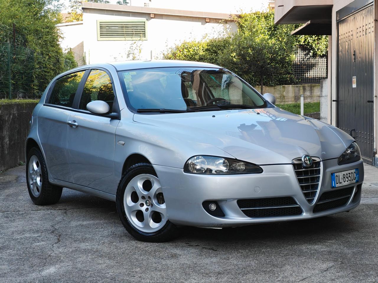 Alfa Romeo 147 1.6 BENZINA 120cv / 54.000km / Unipro