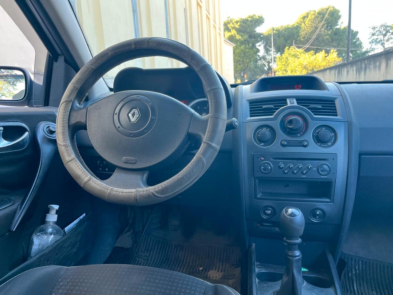 Renault Megane Mégane C-C 1.5 dCi/105CV Dynamique