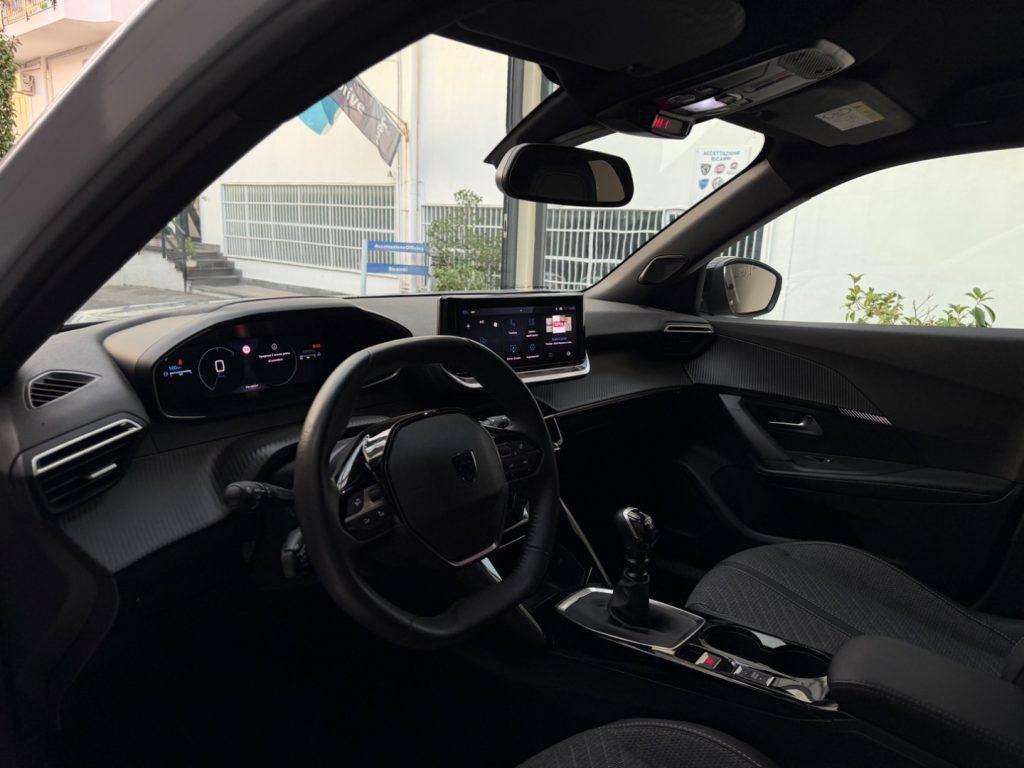 Peugeot 2008 PureTech 100 S&S Allure da €199,00 mensili