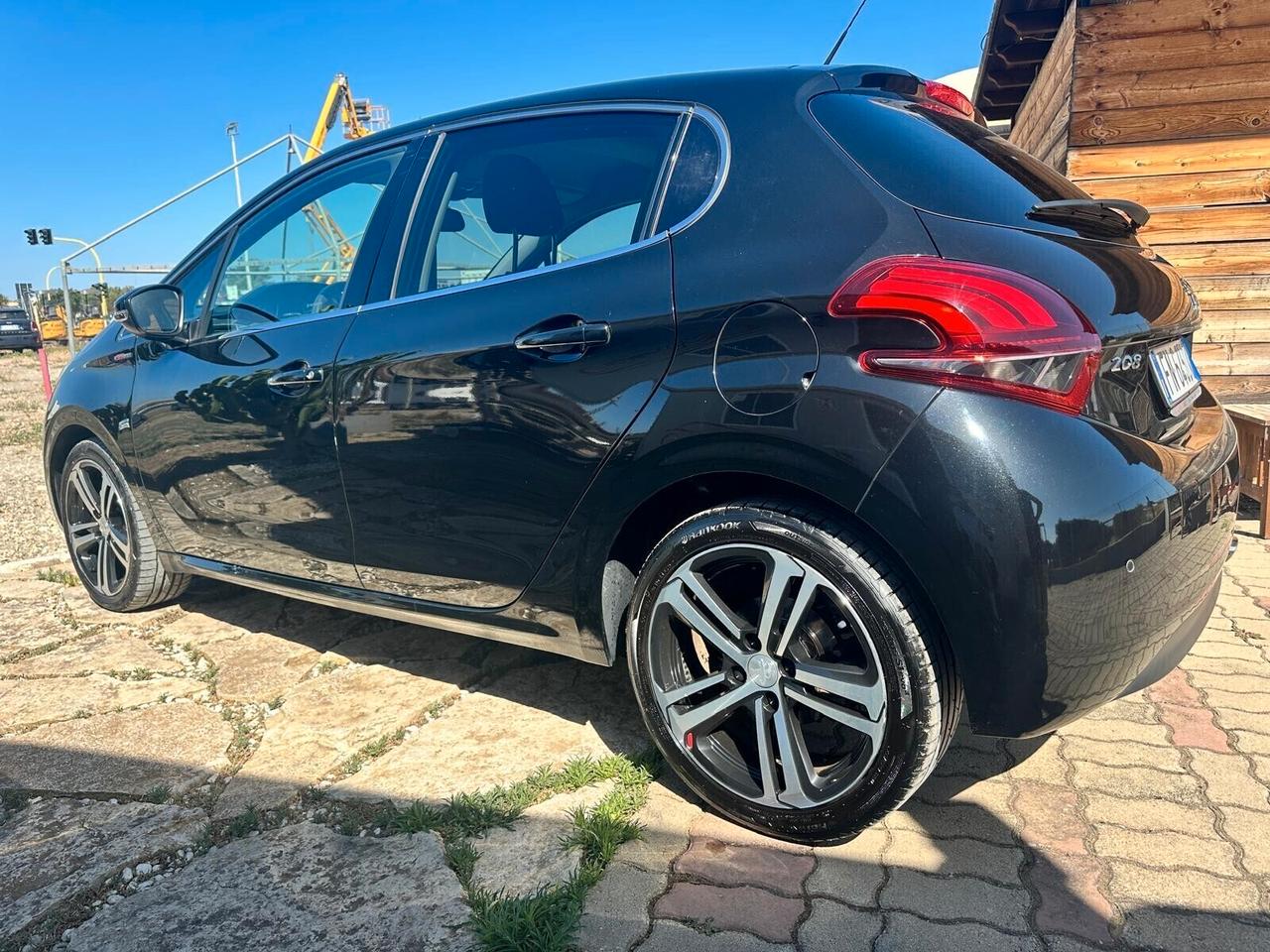 Peugeot 208 BlueHDi 120 S&S 5 porte GT Line