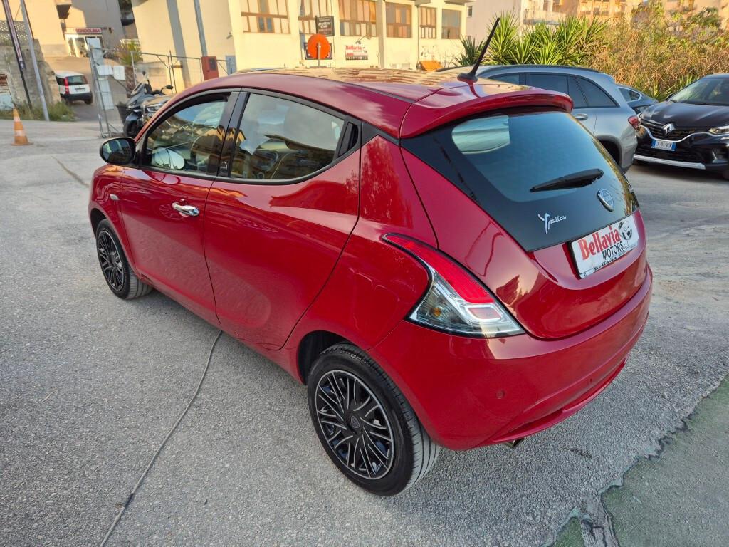 Lancia Ypsilon 1.0 5 porte Hybrid GOLD