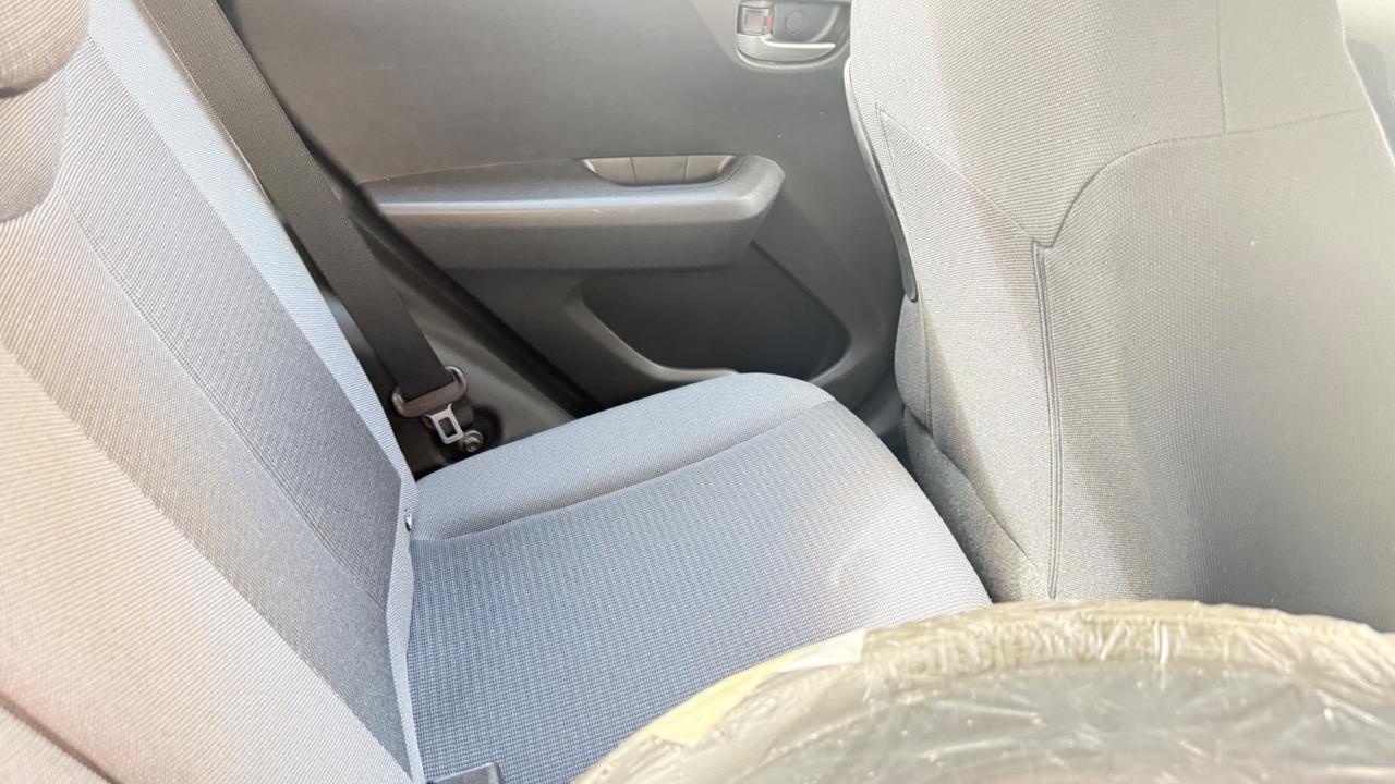 Toyota Aygo Connect 1.0 VVT-i 72 CV 5 porte x-play LED NAVI KAMERA CERCHI 16 PDC BLUETOOTH