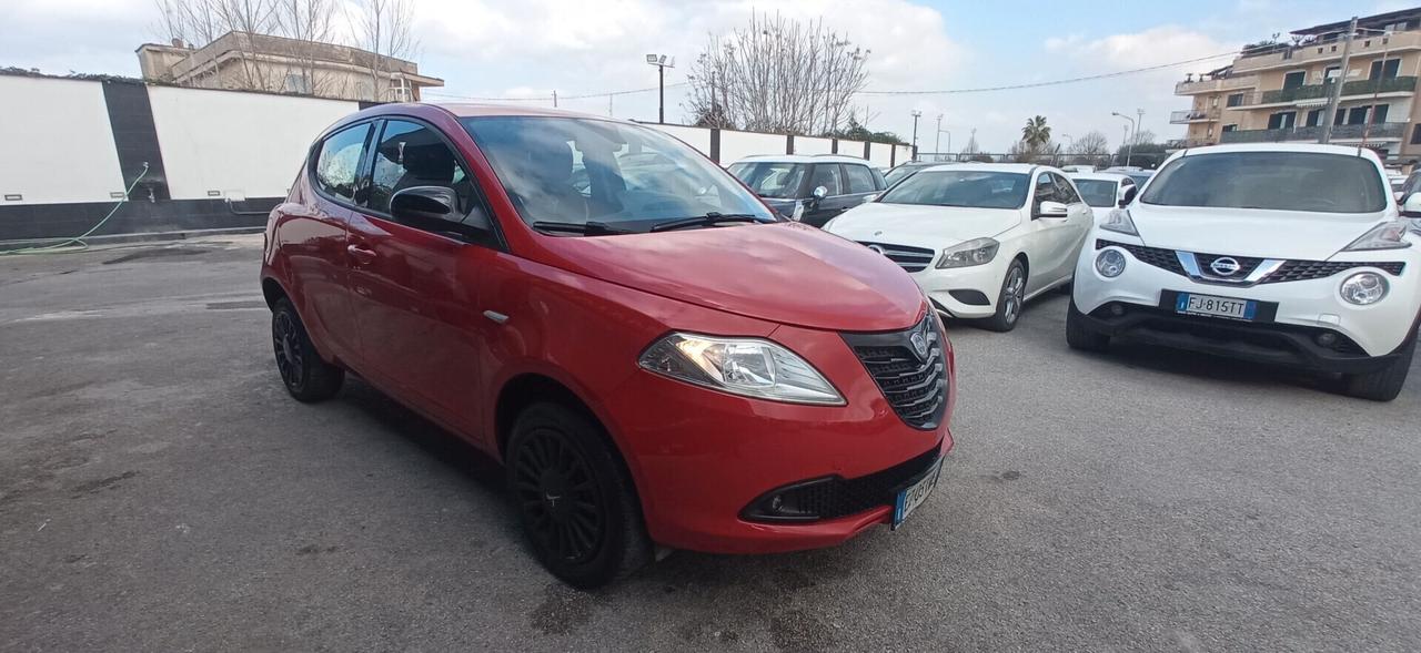 Lancia Ypsilon 2015 ENTRA!