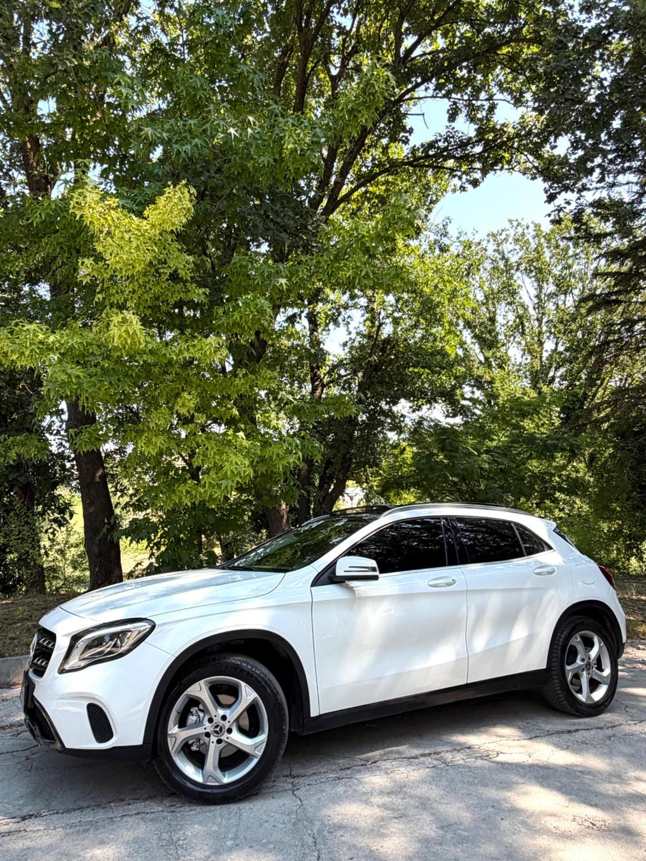 Mercedes-benz GLA 200d Sport FULL TETTO NAVY