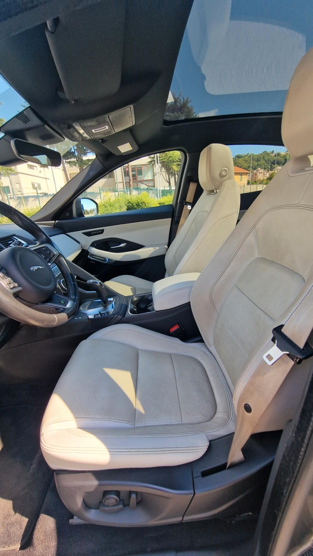 Jaguar E-Pace 2.0D 240 CV AWD aut. R-Dynamic SE