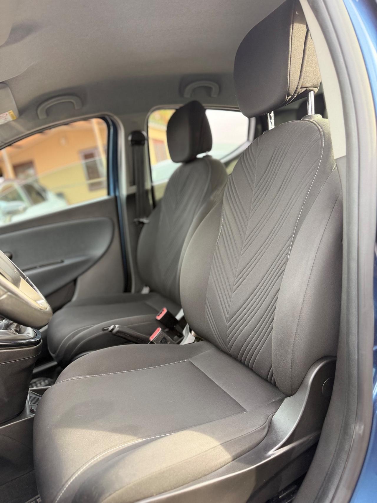 Lancia Ypsilon 1.0 FireFly 5 porte Hybrid Alberta Ferretti