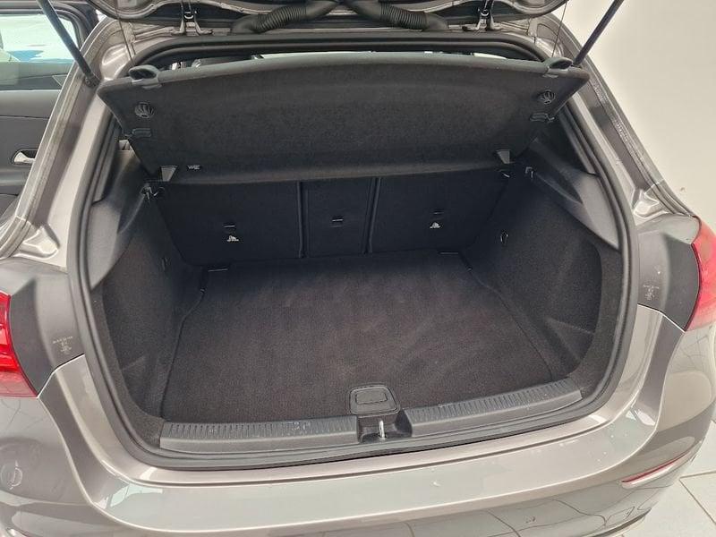 Mercedes-Benz Classe A A 180 Automatic Progressive Adv Plus IVA ESPOSTA